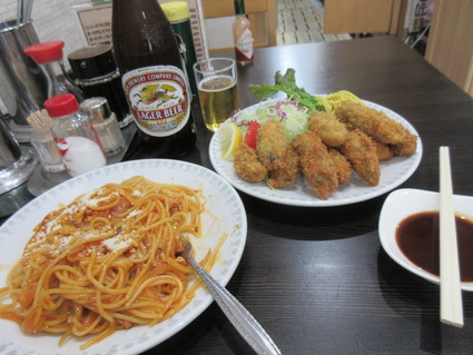 「洋食おがわ」でカキフライ＆ナポリタン！（西八王子駅）_c0212604_13402932.jpg