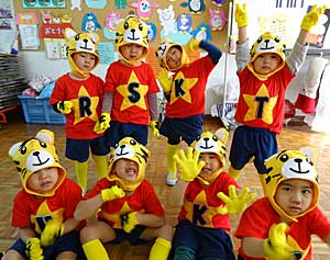 今日は振替休園日_e0325335_13381450.jpg