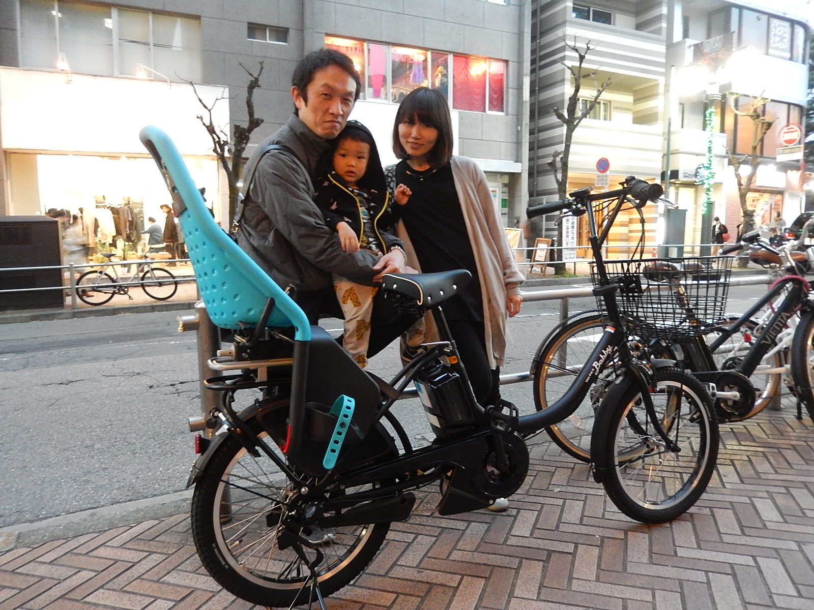 2月13日　渋谷　原宿　の自転車屋　FLAME bike前です_e0188759_17515515.jpg
