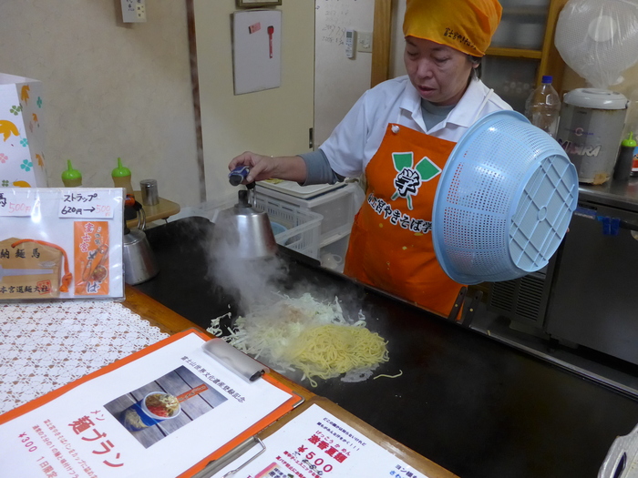 富士宮「富士宮やきそば学会」へ行く。_f0232060_2216725.jpg
