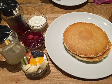 アリオ橋本 ホノルルコーヒー の3種のトッピングが選べるパンケーキを食べた Chokoballcafe