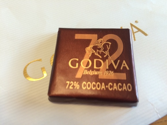 バレンタインハートのショコラケーキ&GODIVA_f0320020_08434803.jpg