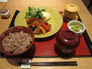 大戸屋第三号店でランチ_b0209691_9413068.jpg