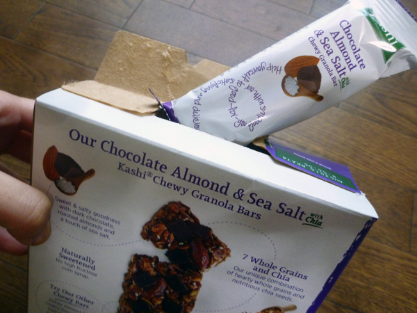 Kashi Chocolate Almond & Sea Salt with chia_c0152767_210490.jpg