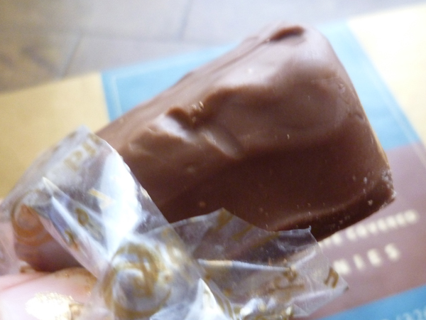Milk Chocolate Covered Peanut Butter Brownies＠Big Island Candies_c0152767_2118102.jpg