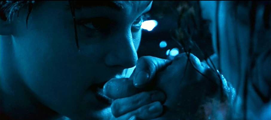 映画 タイタニック とバンドリーダーのウォレス ハートリー 一歩一歩 振り返れば 人生はらせん階段