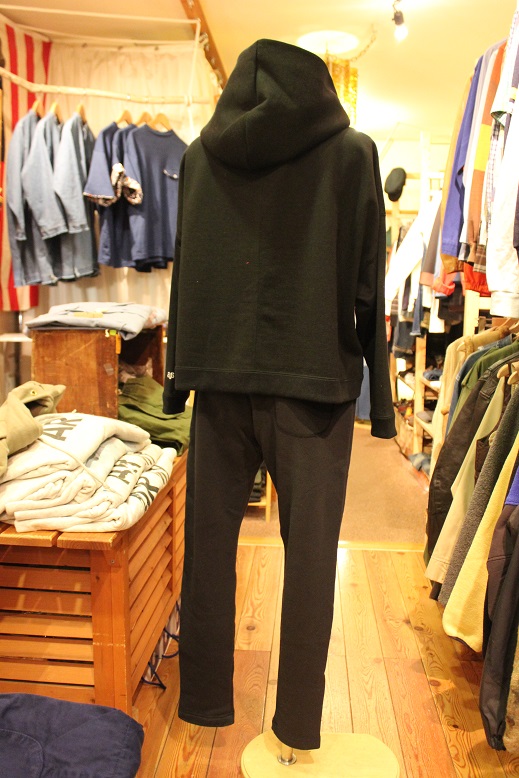椿まつり & \"Americana\" 昨日に引き続き、、、_f0191324_9405417.jpg
