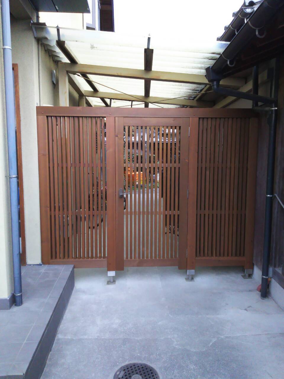 松山市 F様邸 外部目隠し工事_a0167735_15052016.jpg