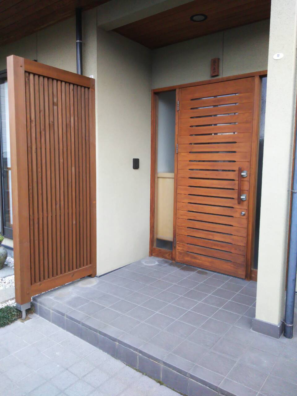 松山市 F様邸 外部目隠し工事_a0167735_15052670.jpg