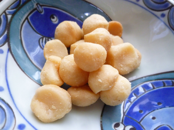 MAUNA LOAのDRY ROASTED MACADAMIAS(大袋入り)_c0152767_22351920.jpg