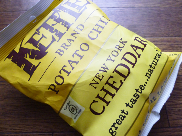 KETTLE BRAND POTATO CHIPS NEW YORK CHEDDAR_c0152767_2303993.jpg