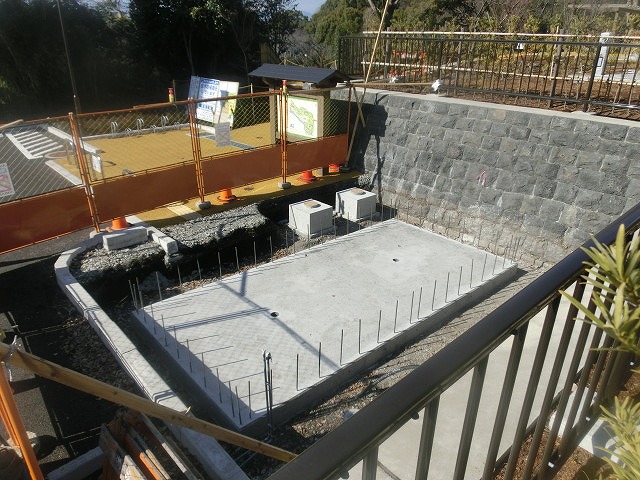 トイレや土蔵の整備が進む吉原公園の東泉院広場_f0141310_7143549.jpg