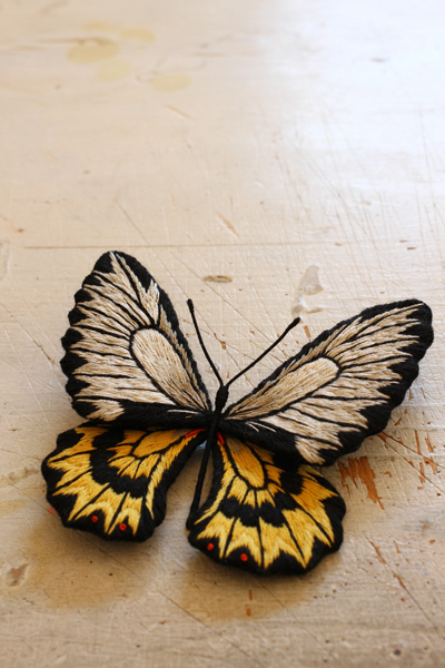 フェルト刺繍の蝶々～ボルネオキシタアゲハ～ : フェルタート(R)・オフフープ(R)立体刺繍作家PieniSieniのブログ