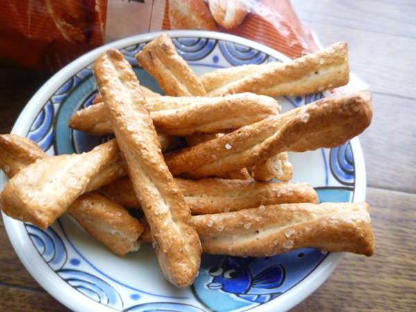 gold emblem honey wheat braided pretzel twists_c0152767_2148339.jpg