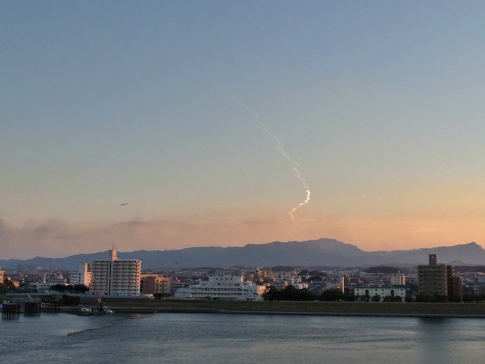 ロケットを見よう! (^o^)_c0049299_22132140.jpg