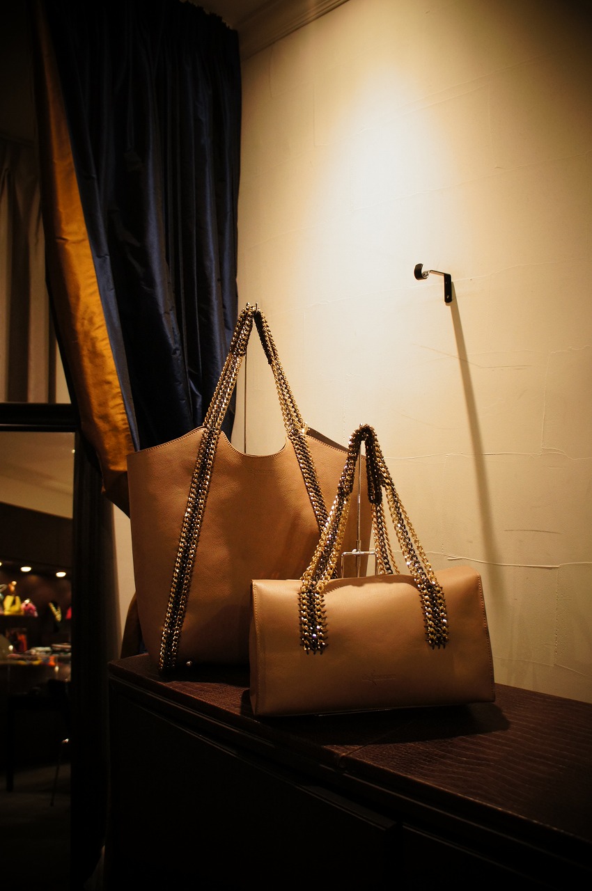 de Couture(デクチュール)2016新作バッグが入荷しました!!_b0115615_19501074.jpg