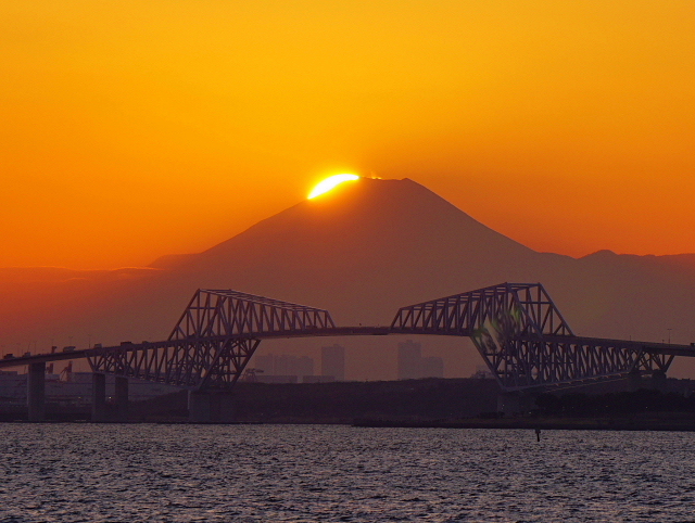 ゲートブリッジ越しのダイアモンド富士山_a0105819_1483494.jpg