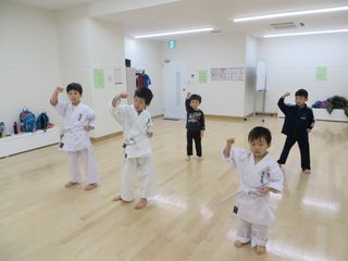 土曜日空手 3才からの武道空手・親子空手_c0118332_19472712.jpg