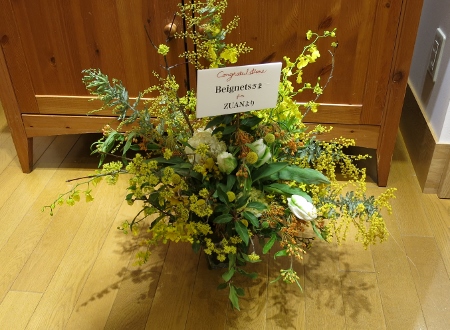 ベニエのオープンにたくさんのお花を頂きました。_c0227633_12244559.jpg