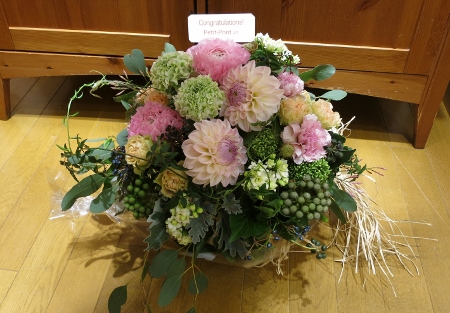 ベニエのオープンにたくさんのお花を頂きました。_c0227633_12255078.jpg