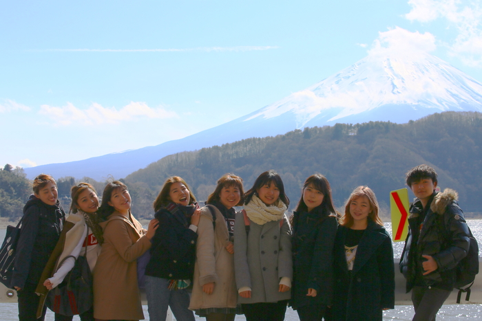 富士山を背にハイポーズ_b0232463_15565382.jpg