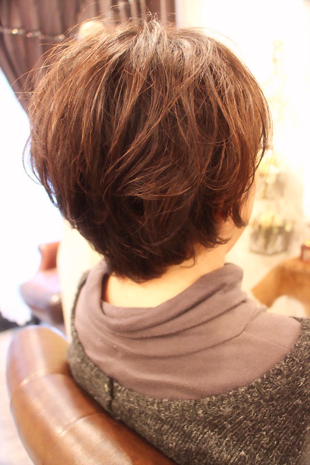 柔らかいパーマの質感とスタイリング。。。。。_b0210688_20243138.jpg