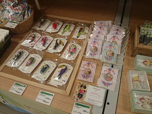 東急ハンズ京都店で開催中。インコと鳥の雑貨展の様子その3_d0322493_22531472.jpg