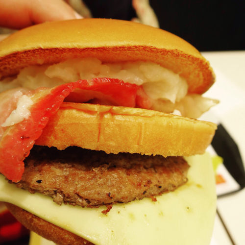 マックの名前募集バーガーの名前が決まったみたいですね_c0060143_19555693.jpg