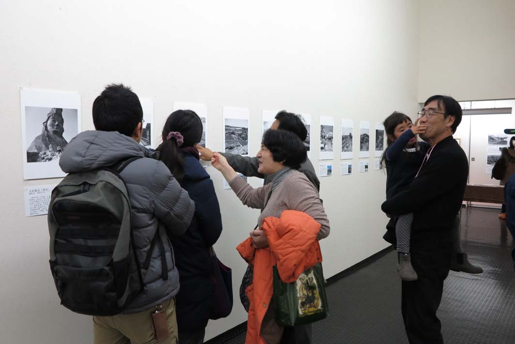 好評開催中！「今昔写真展『鎌倉を見つめた写真家たち』」_c0014967_8442590.jpg