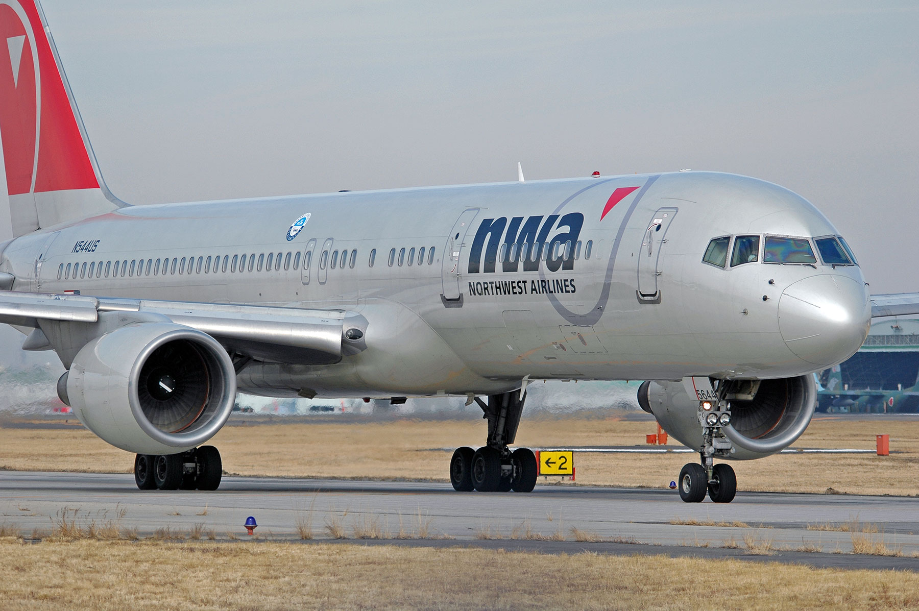 BOEING 757-200 / N544US : SKY LOUNGE GARDEN -transporter side-