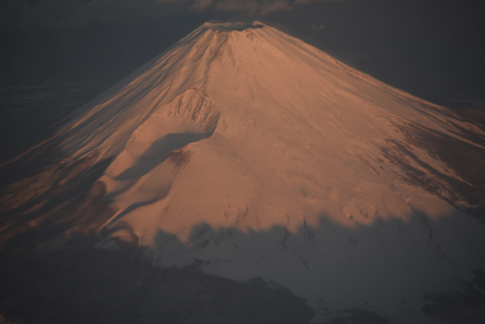 飛行機から眺めた富士山写真_e0171573_8372211.jpg