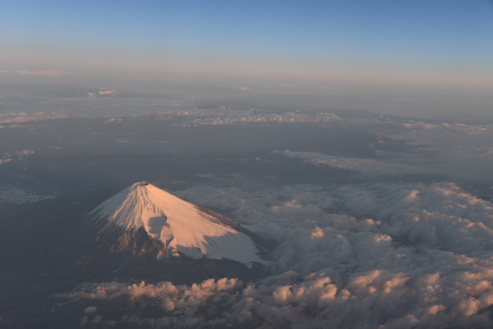 飛行機から眺めた富士山写真_e0171573_837424.jpg