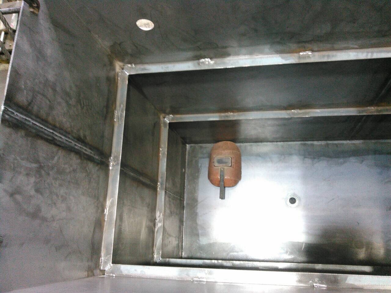 油タンク製作 補強 天板、底板溶接_f0228240_21322638.jpg