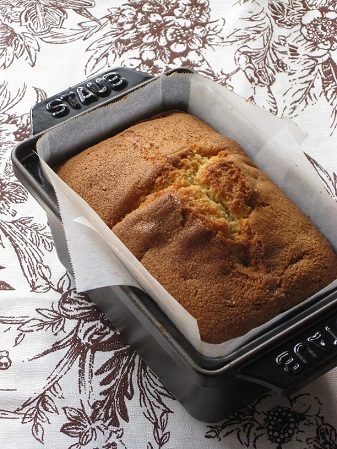 staubで 無花果と胡桃のケーキ♪_d0319943_23532866.jpg