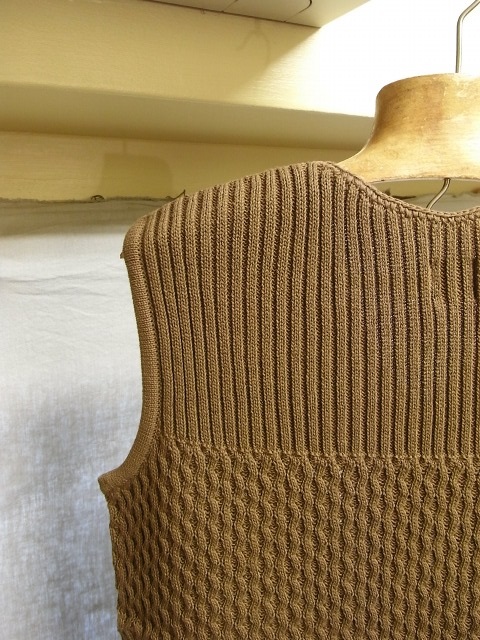 cotton knit v-neck vest_f0049745_16185480.jpg