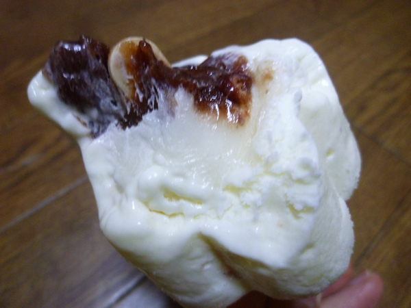 北海道小豆使用もち入りあいすまんじゅう@丸永製菓_c0152767_20245553.jpg