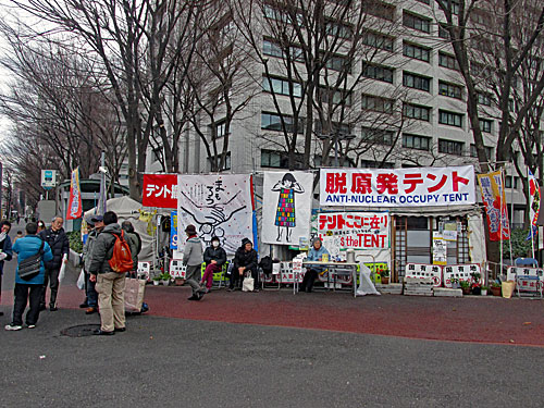 脱原発テント　止めよう！辺野古埋立て　新宿ヘイトデモを許すな‬　全国一斉高校生デモ_a0188487_14534373.jpg