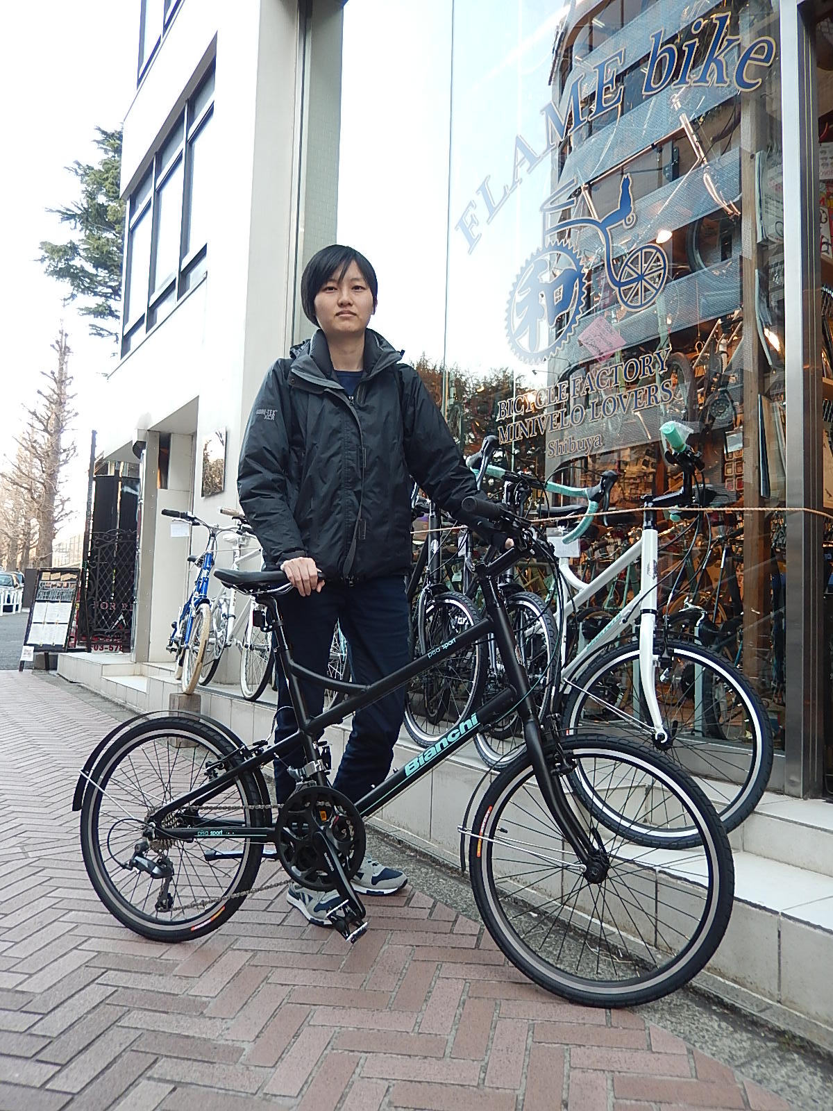 2月26日　渋谷　原宿　の自転車屋　FLAME bike前です_e0188759_1833287.jpg
