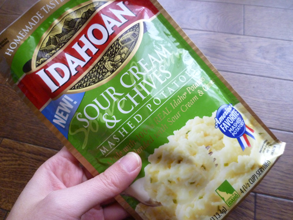 IDAHOAN Sour Cream & Chives Flavored Mashed Potatoes_c0152767_2128594.jpg