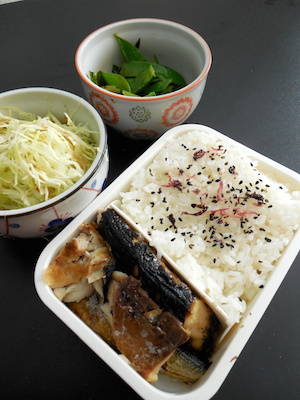 麻婆茄子とカリフラワー炒め_a0124077_10152697.jpg