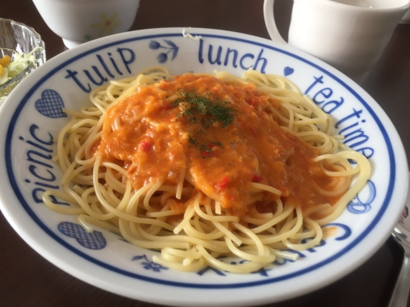 2/28　昼食「ズワイ蟹のトマトクリームパスタ・コーンサラダ・オニオンスープ」_c0357519_13050874.jpg