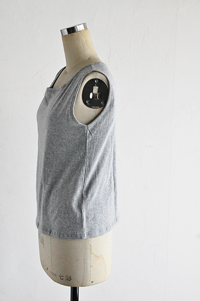 jujudhau　SHALLOW NECK TANK TOP_d0120442_15533924.jpg