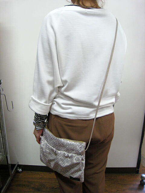 ＬＩＮＴＯＮ （ リントン ）　ポシェット  ＢＥＩＧＥ　_a0089359_1741371.jpg