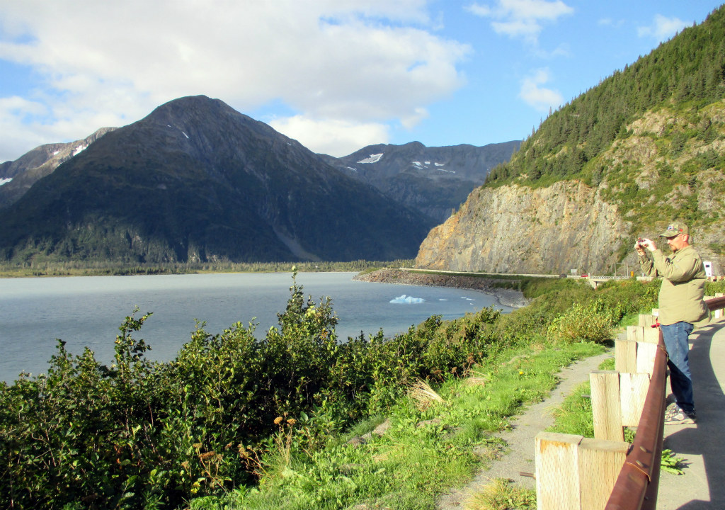 アラスカ遠征記～夏でも極寒の港町 Whittier, AK _e0034987_5194888.jpg