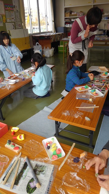 東郷町でせっけん粘土工作_f0313744_1031149.jpg