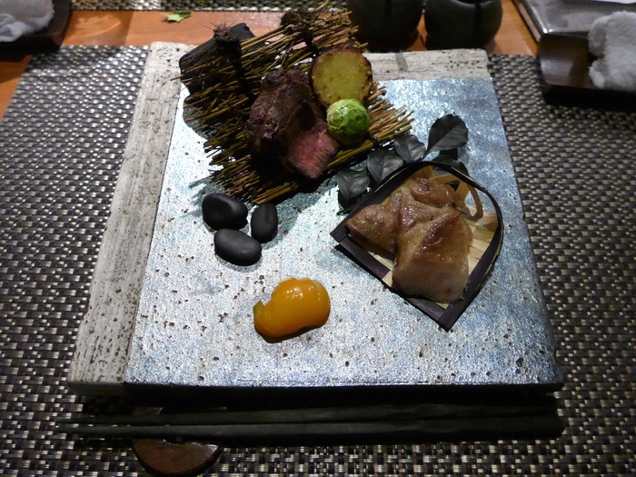 新富町「江戸肉割烹 ささや」へ行く。_f0232060_13564926.jpg