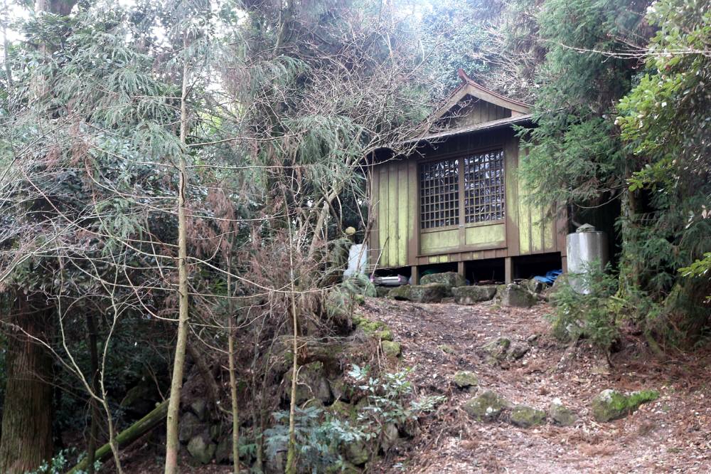 七面山と天狗山の二山からなる眉山_f0212511_22213747.jpg