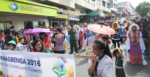 PANAGBENGA 2016 バギオ・フラワー・フェスティバル　－　コスプレ・パレード_a0109542_121992.jpg