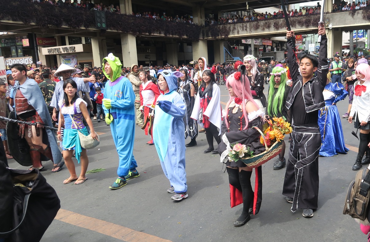 PANAGBENGA 2016 バギオ・フラワー・フェスティバル　－　コスプレ・パレード_a0109542_1243896.jpg