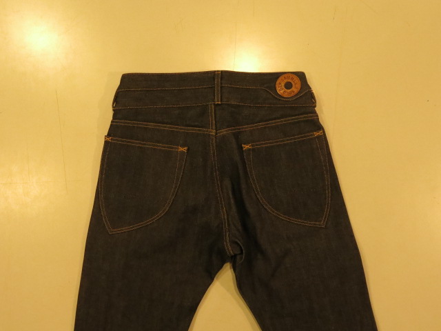\"Der SAMMLER solo × TheThreeRobbers DOUBLE WAIST PANTS\"ってこんなこと。_c0140560_1252266.jpg